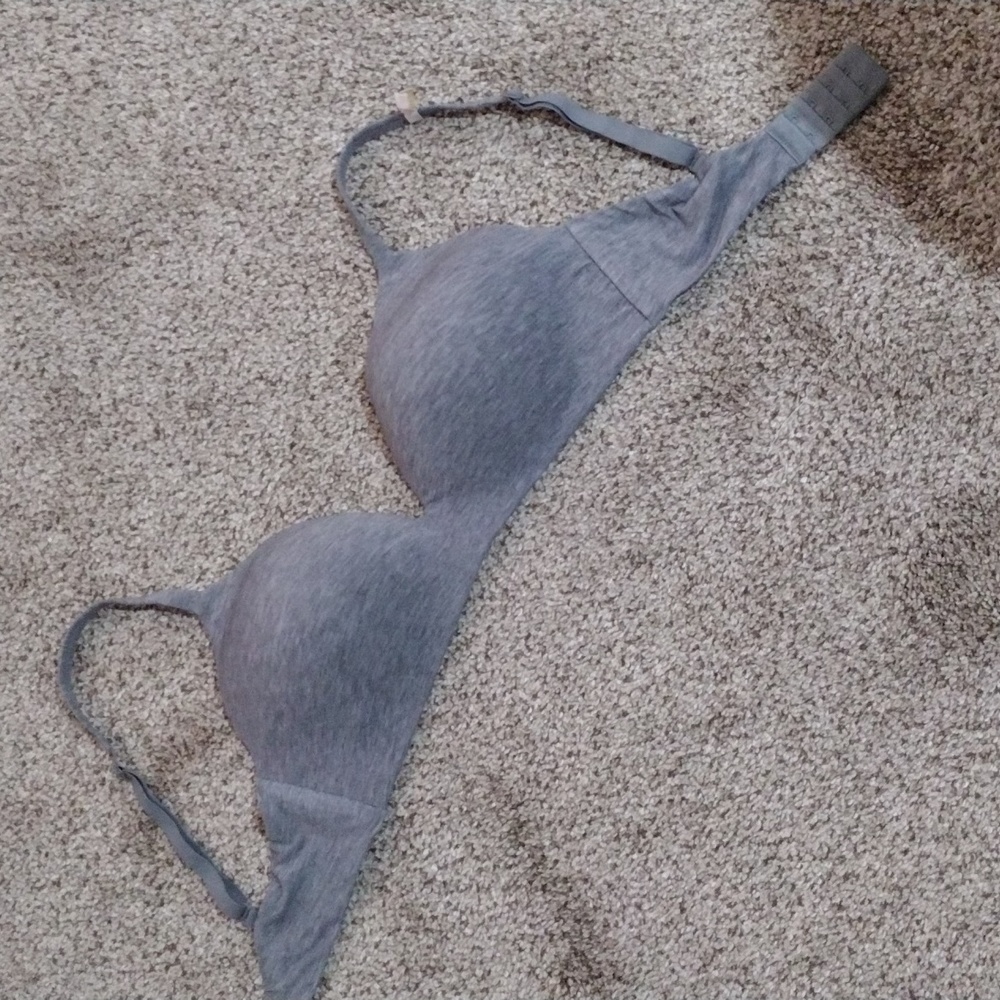 Love by GAP Breathe Wireless Gray Bra size 36 D